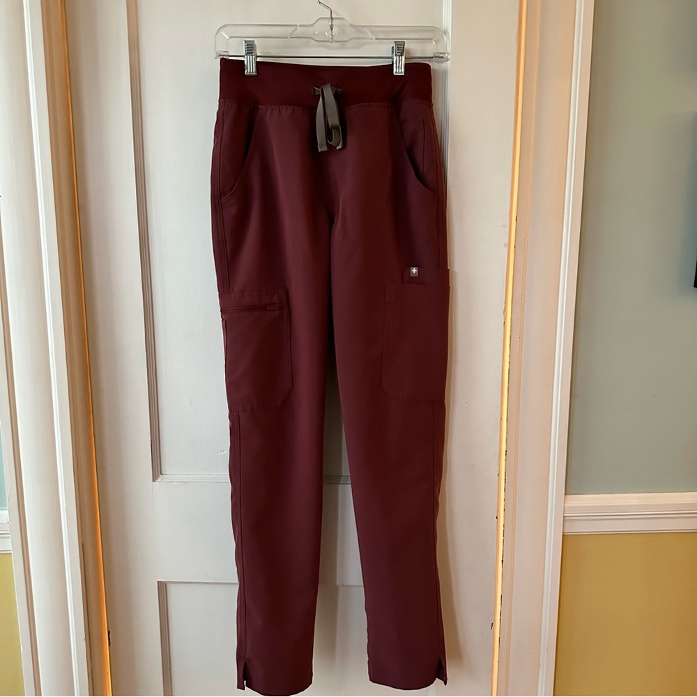 Yola High Rise Skinny Scrub Pants in maroon size XS by FIGS.